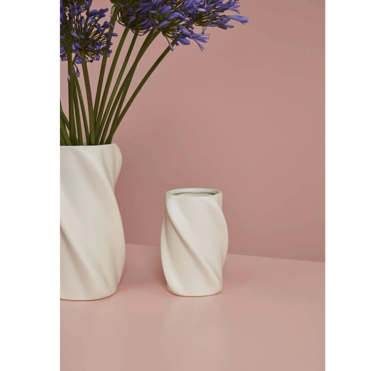 8”H X 5.75” WHITE CERAMIC FLORIAN VASE 3 8”H X 5.75” WHITE CERAMIC FLORIAN VASE - Image 3