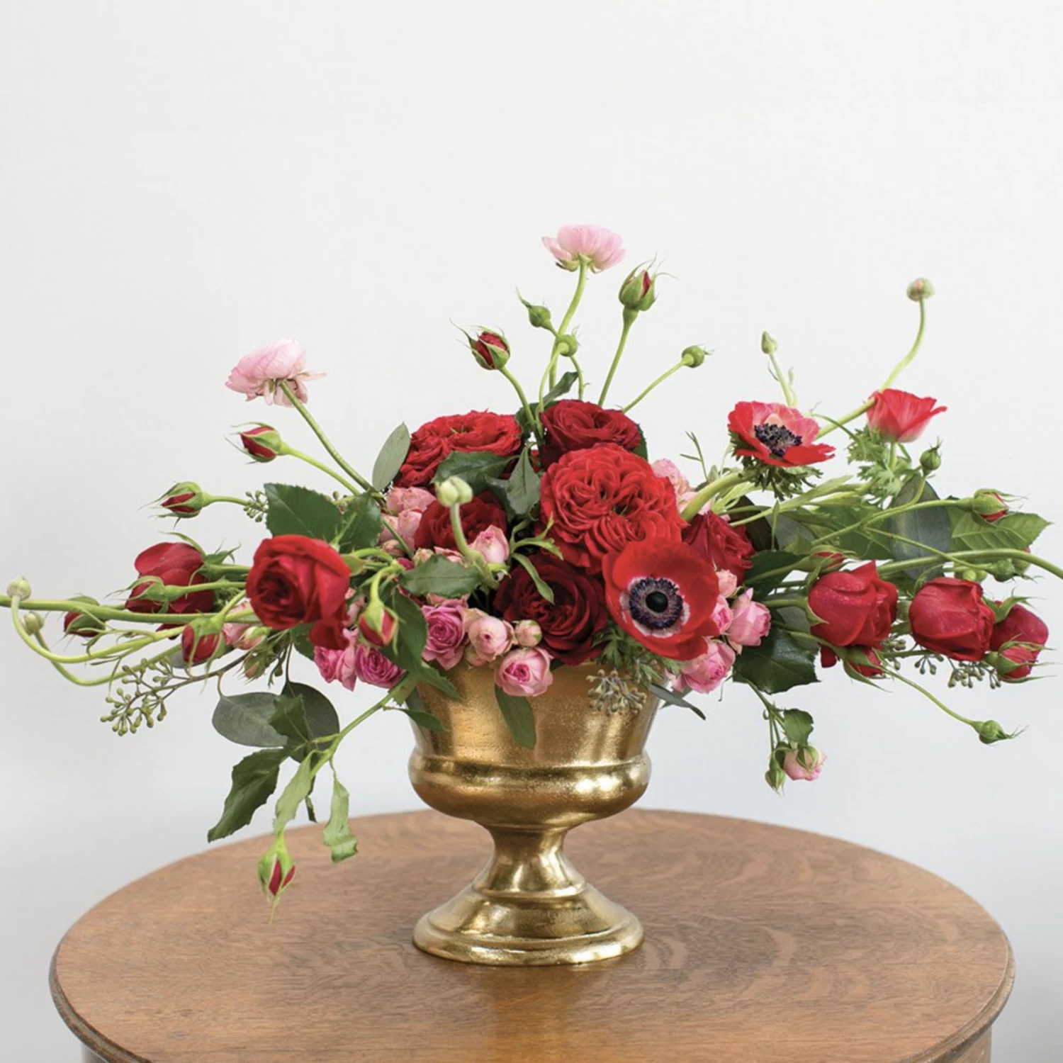 8”H X 9” X 6.75” GOLD PRESTIGE METAL URN (AD) 5 8”H X 9” X 6.75” GOLD PRESTIGE METAL URN (AD) - Image 5