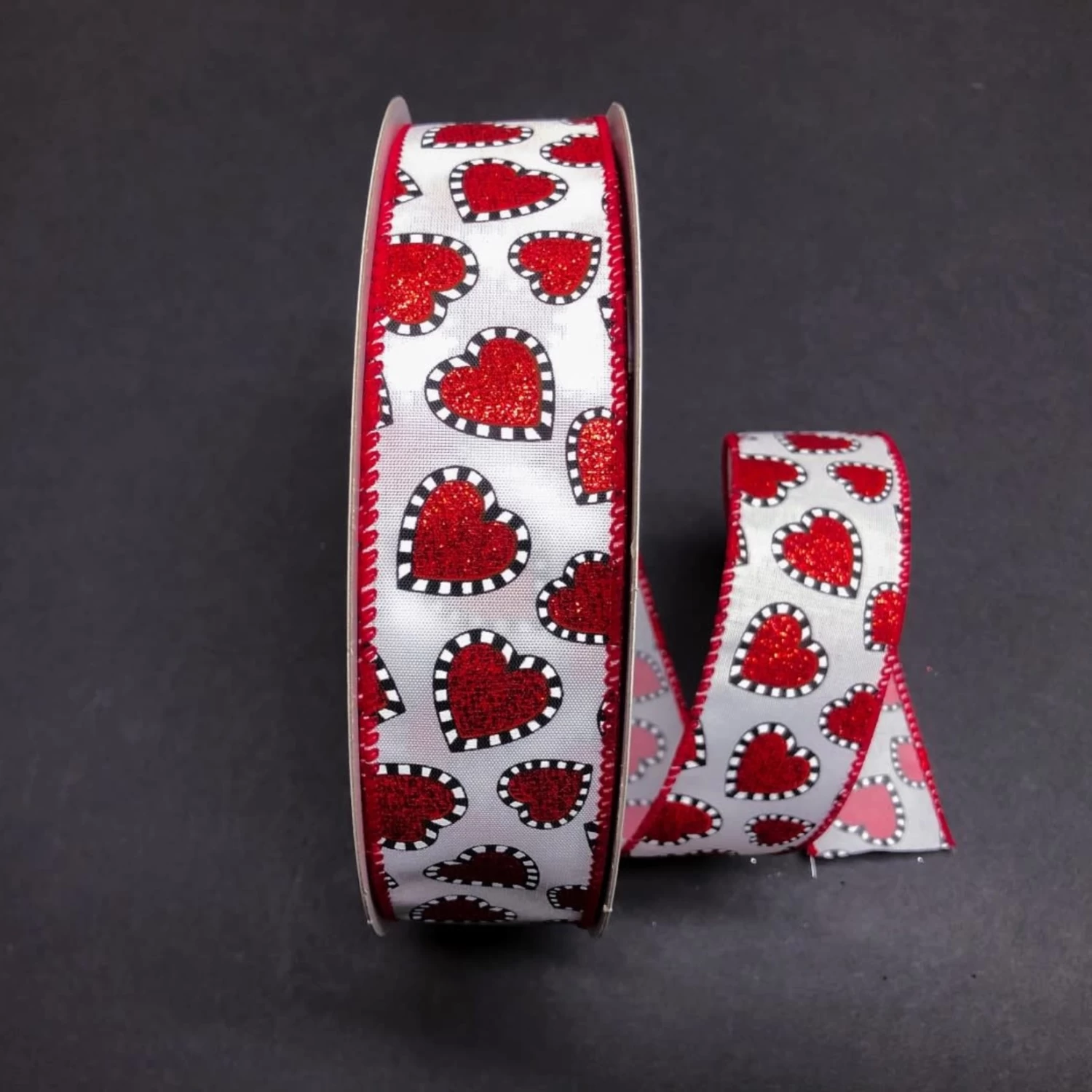 WHITE SATIN, RED HEARTS, 1.5'' X 50 YDS 1 WHITE SATIN, RED HEARTS, 1.5'' X 50 YDS